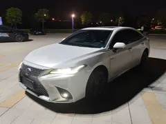 2022 Toyota Avalon Hybrid 2.5L Luxury, белый — фото 1