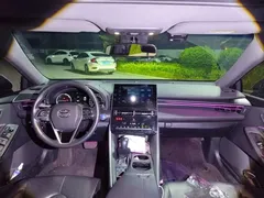 2022 Toyota Avalon Hybrid 2.5L Luxury, белый — фото 6