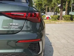 2021 Audi A3 Sportback 35 TFSI Sport, зелёный — фото 9