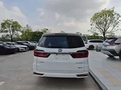 2024 Honda Odyssey 2.0L e:HEV Hybrid, белый — фото 4