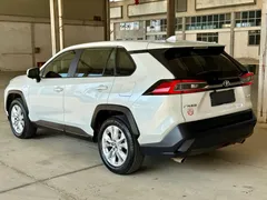 2023 Toyota Wildlander 2.0L CVT 2WD Leading, белый — фото 6