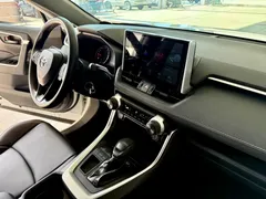 2023 Toyota Wildlander 2.0L CVT 2WD Leading, белый — фото 7
