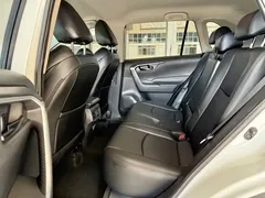 2023 Toyota Wildlander 2.0L CVT 2WD Leading, белый — фото 9