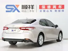 2021 Toyota Camry 2.0G Luxury — фото 5