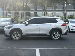 2023 Toyota Frontlander 2.0L CVT Leading — фото 4