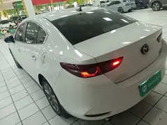 2020 Mazda 3 1.5L AT Sunroof, белый — фото 5