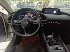 2020 Mazda 3 1.5L AT Sunroof, белый — фото 10