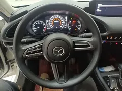 2020 Mazda 3 1.5L AT Sunroof, белый — фото 11