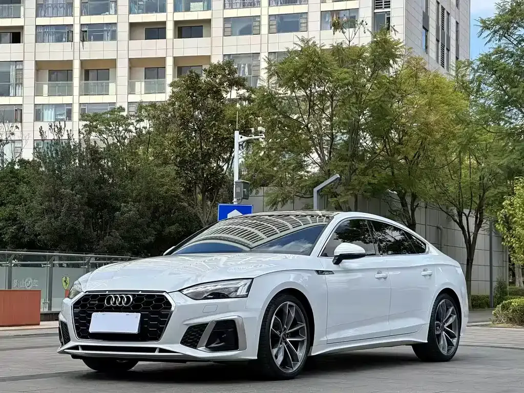2021 Audi A5 Sportback 40 TFSI quattro Luxury Sport