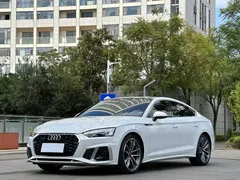 2021 Audi A5 Sportback 40 TFSI quattro Luxury Sport, белый — фото 1