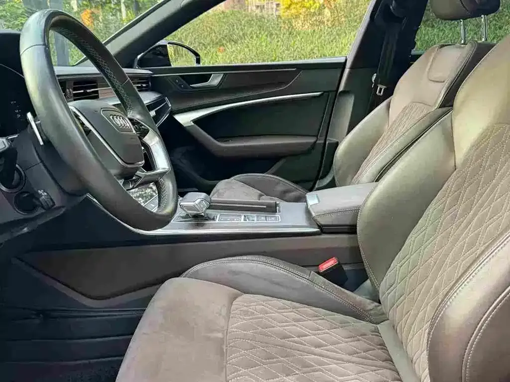 2022 Audi A7L 55 TFSI quattro S-line Zhiyuan Black Package