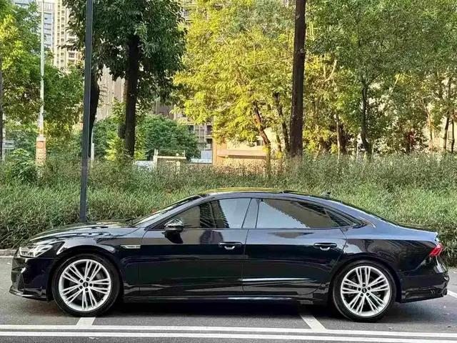 2022 Audi A7L 55 TFSI quattro S-line Zhiyuan Black Package