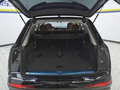 2021 Audi Q7 55 TFSI quattro S line Sport, чёрный — фото 4