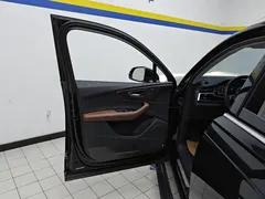 2021 Audi Q7 55 TFSI quattro S line Sport, чёрный — фото 7