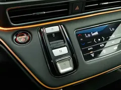 2024 Honda Elysion 2.0L e:HEV Luxury, белый — фото 13