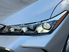 2022 Toyota Avalon Hybrid 2.5L XLE Premium — фото 9