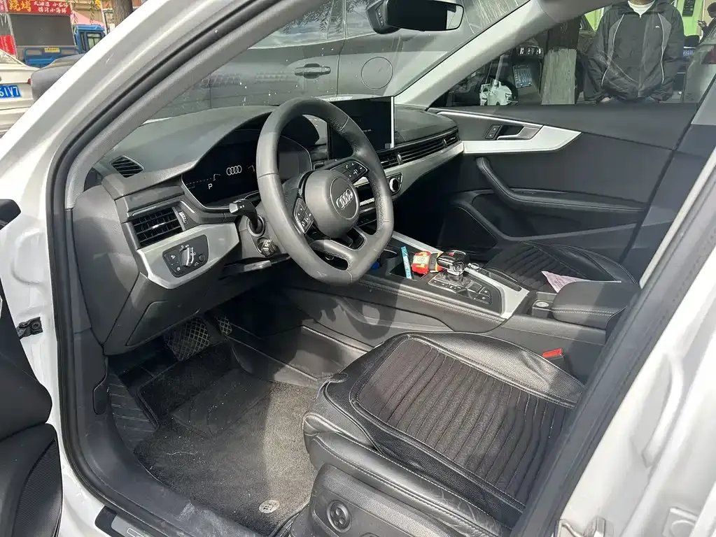 2022 Audi A4L 40 TFSI Luxury Sport