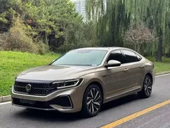2022 Volkswagen Passat 330TSI Premium — фото 1