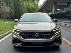 2022 Volkswagen Passat 330TSI Premium — фото 2
