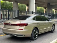 2022 Volkswagen Passat 330TSI Premium — фото 5