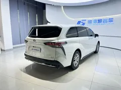 2021 Toyota Sienna 2.5L Hybrid Luxury, белый — фото 3