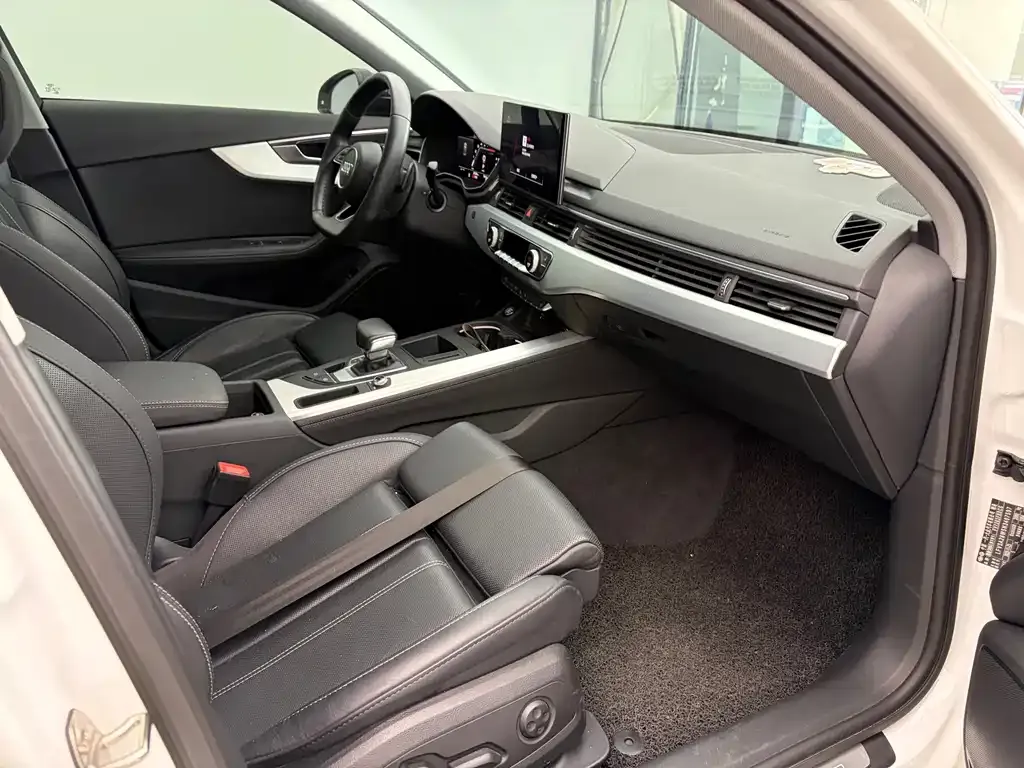 2022 Audi A4L 40 TFSI Luxury Sport