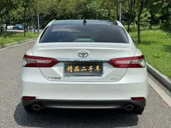 2021 Toyota Camry 2.5G Luxury, белый — фото 13
