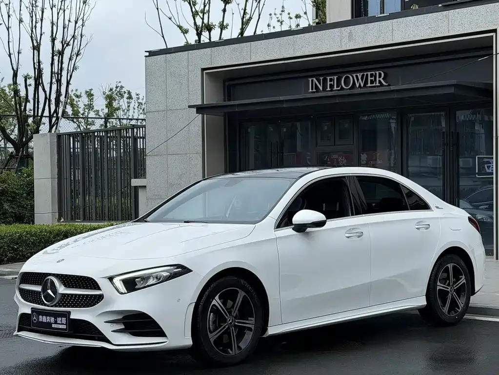 2023 Mercedes-Benz A-Class A 200 L Fashion
