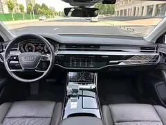 2022 Audi A8L 50 TFSI quattro Comfort Collector's Edition, чёрный — фото 5