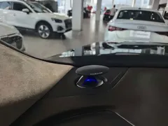 2021 Audi Q7 55 TFSI quattro S line Sport, чёрный — фото 11