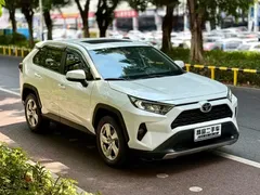 2021 Toyota RAV4 2.0L CVT 2WD Fashion, белый — фото 4