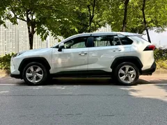 2021 Toyota RAV4 2.0L CVT 2WD Fashion, белый — фото 5