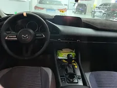 2022 Mazda 3 2.0L AT, белый — фото 11