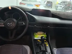 2022 Mazda 3 2.0L AT, белый — фото 12