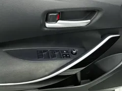 2022 Toyota Levin Hybrid 1.8H E-CVT Luxury, белый — фото 9
