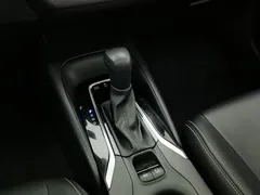 2022 Toyota Levin Hybrid 1.8H E-CVT Luxury, белый — фото 13