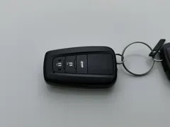 2022 Toyota Levin Hybrid 1.8H E-CVT Luxury, белый — фото 19