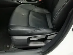 2022 Toyota Levin Hybrid 1.8H E-CVT Luxury, белый — фото 20