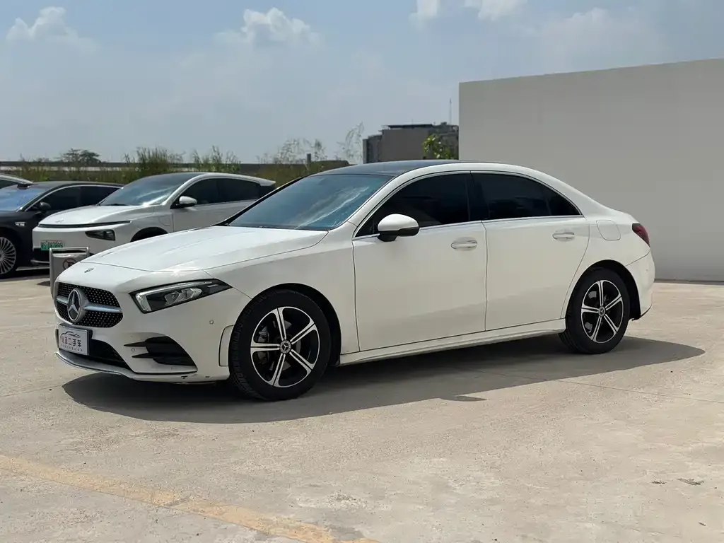 2023 Mercedes-Benz A-Class A 200 L Fashion