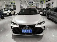 2022 Toyota Avalon Hybrid 2.5L XLE Premium, белый — фото 5