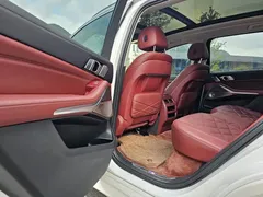 2022 BMW X5 30Li Premium M Sport Package, белый — фото 7