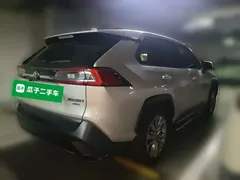 2023 Toyota Frontlander 2.0L CVT Leading, белый — фото 4