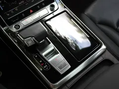 2022 Audi Q8 55 TFSI Luxury Dynamic, чёрный — фото 3
