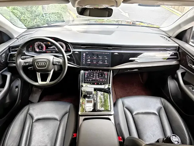 2022 Audi Q8 55 TFSI Luxury Dynamic