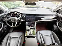 2022 Audi Q8 55 TFSI Luxury Dynamic, чёрный — фото 8