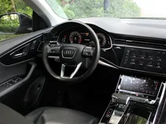 2022 Audi Q8 55 TFSI Luxury Dynamic, чёрный — фото 9