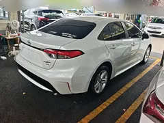 2021 Toyota Levin 185T CVT Luxury, белый — фото 3