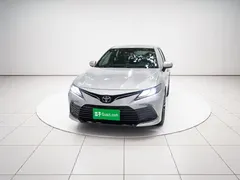 2021 Toyota Camry 2.0G Luxury, белый — фото 1