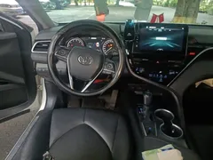 2021 Toyota Camry 2.0G Luxury, белый — фото 5