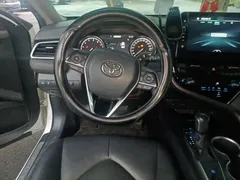 2021 Toyota Camry 2.0G Luxury, белый — фото 6